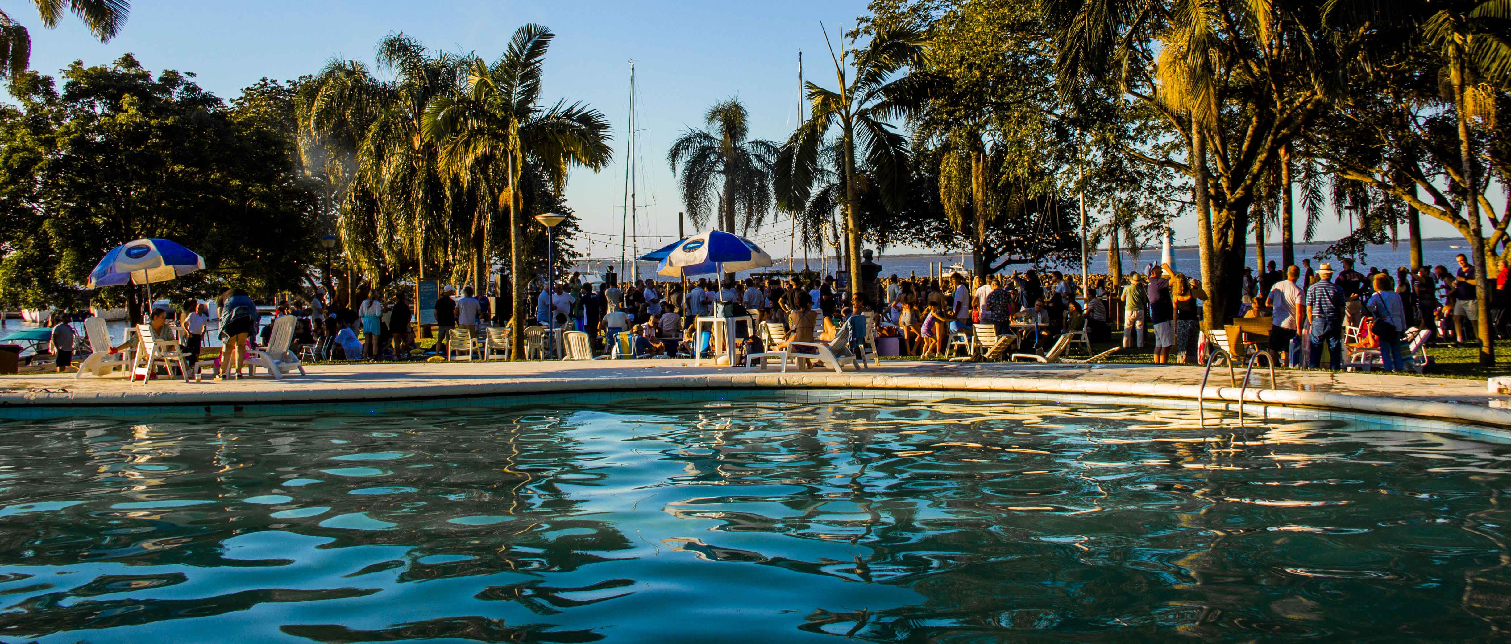 Mais de 200 pessoas prestigiaram a reabertura das piscinas no Veleiros do Sul!